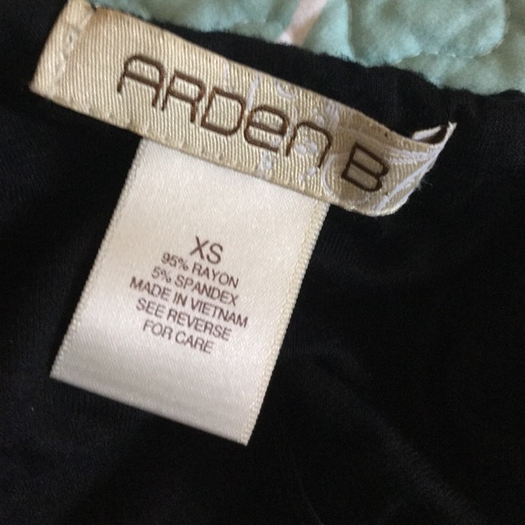 Form fitted dress - Picture 3 of 3